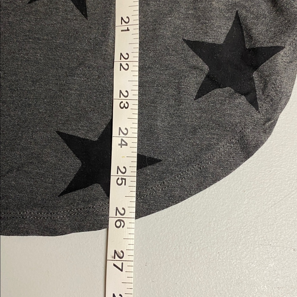 Torrid V-Neck Tank with Black Star Print. Size 00 - Picture 5 of 5